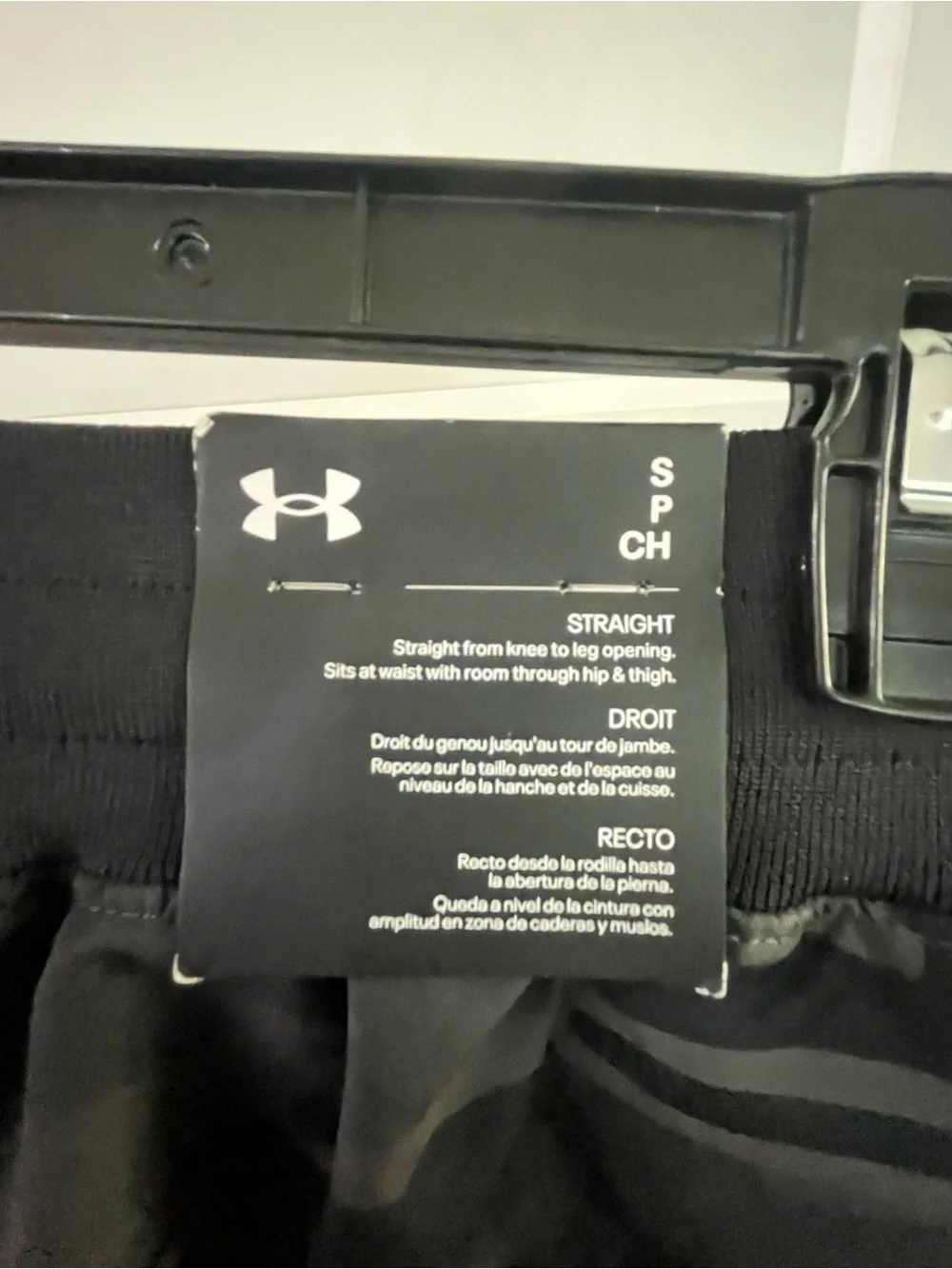 Under Armour Men’s Black and Gray Camo Straight Pants Small NWT